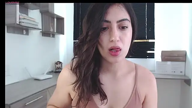 Snapshot of MIYESSI chatting on March 2025 03:26:01 PM MIYESSI online show from March 2025 03:26:01 PM