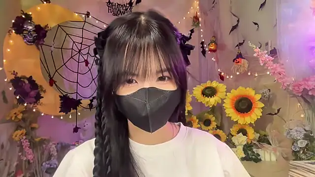 Snapshot of Your-Sunshine chatting on October 2025 04:30:02 PM Your-Sunshine online show from October 2025 04:30:02 PM