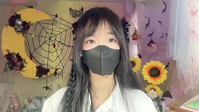 Snapshot of Your-Sunshine chatting on November 2025 04:33:02 AM Your-Sunshine online show from November 2025 04:33:02 AM