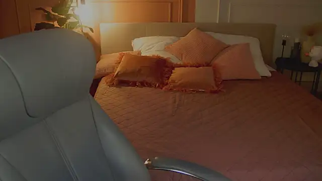 anita blairr online show from November 2025 12:53:01 AM