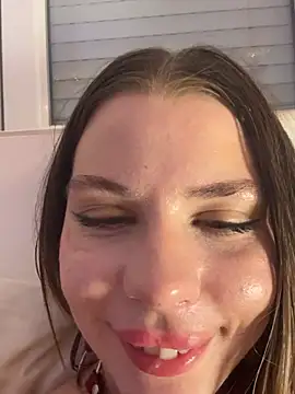 Snapshot of KittyKatyDream chatting on January 2025 10:53:02 PM KittyKatyDream online show from January 2025 10:53:02 PM