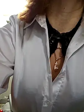 Snapshot of LybovNTV chatting on February 2026 01:37:01 AM LybovNTV online show from February 2026 01:37:01 AM