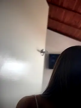 lauravasquez online show from November 2025 05:44:01 PM