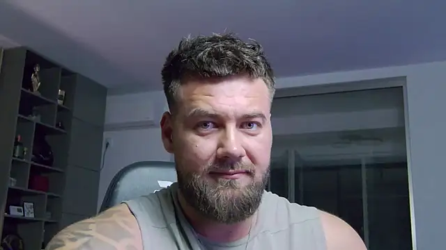 Snapshot of UbbeViking chatting on April 2026 06:49:01 PM UbbeViking online show from April 2026 06:49:01 PM