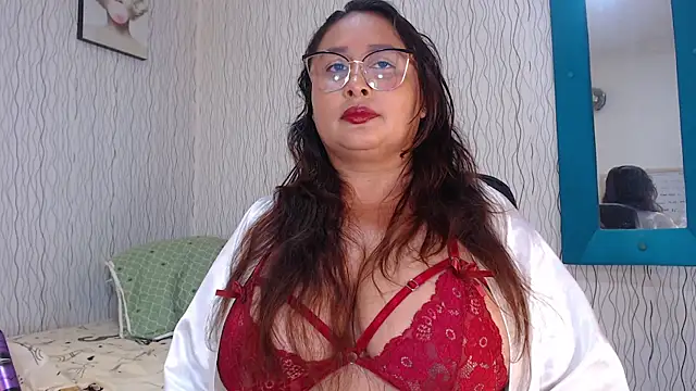 Snapshot of NadiaWhite chatting on February 2025 06:52:01 PM NadiaWhite online show from February 2025 06:52:01 PM