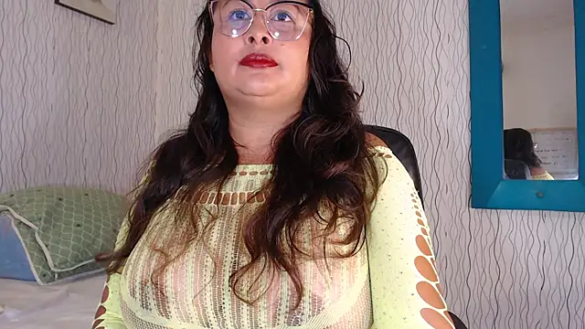 NadiaWhite online show from October 2025 11:52:02 AM