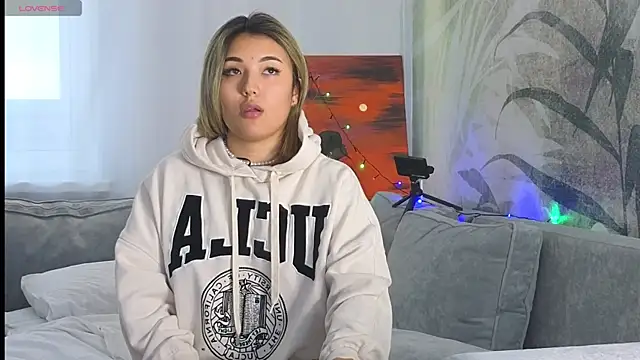 lily  foster online show from December 2024 09:34:02 AM