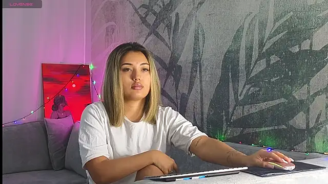 lily  foster online show from January 2025 06:26:01 AM