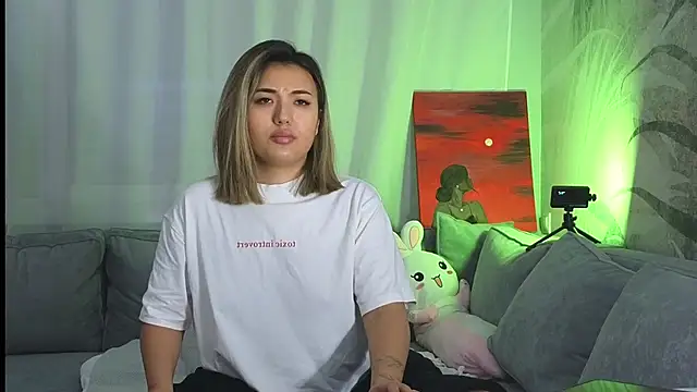 lily  foster online show from January 2025 05:05:01 AM