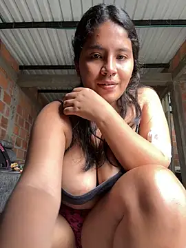 moncerrat luna online show from December 2024 08:22:01 PM