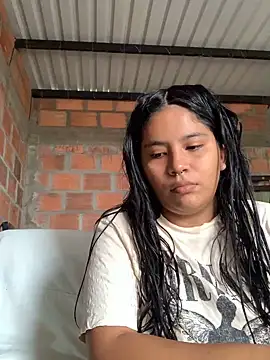 moncerrat luna online show from December 2024 07:15:02 PM