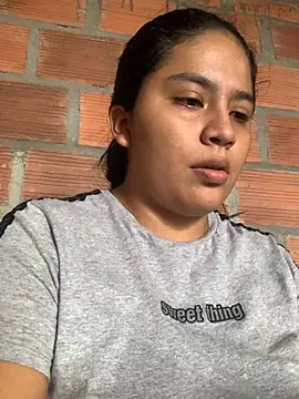 moncerrat luna online show from January 2025 05:05:01 PM