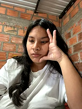 moncerrat luna online show from November 2025 08:14:01 PM