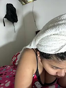 moncerrat luna online show from February 2026 06:34:02 PM