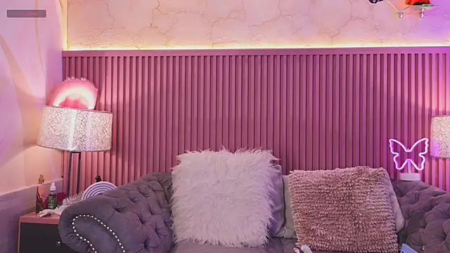 Snapshot of Emiily_Scott1 chatting on December 2024 01:02:02 PM Emiily Scott1 online show from December 2024 01:02:02 PM