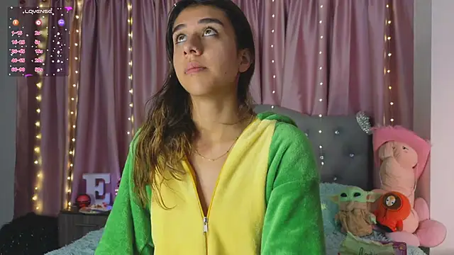 Snapshot of Emiily_Scott1 chatting on January 2025 11:23:02 AM Emiily Scott1 online show from January 2025 11:23:02 AM