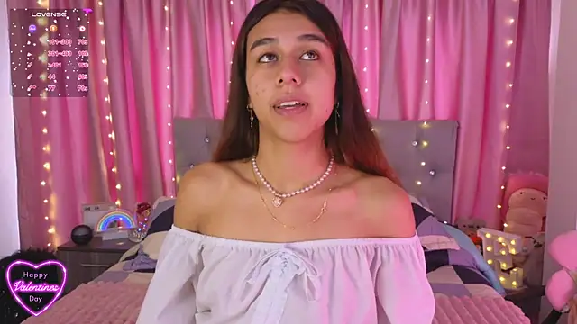 Snapshot of Emiily_Scott1 chatting on February 2025 02:37:01 PM Emiily Scott1 online show from February 2025 02:37:01 PM