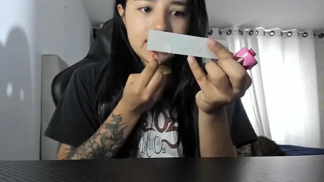 Snapshot of aliice_walker_ chatting on October 2025 12:58:01 PM aliice walker online show from October 2025 12:58:01 PM