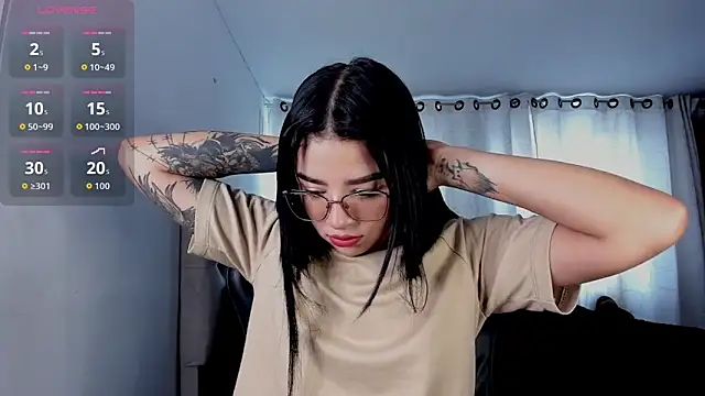 Snapshot of aliice_walker_ chatting on December 2025 06:13:02 PM aliice walker online show from December 2025 06:13:02 PM