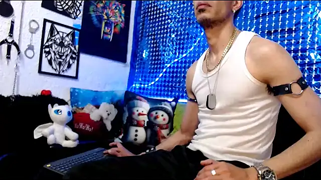 Snapshot of Mensecret69 chatting on December 2024 08:44:01 PM Mensecret69 online show from December 2024 08:44:01 PM