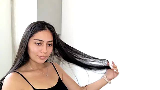 Snapshot of Sophie__Foxxx chatting on February 2025 06:07:01 PM Sophie Foxxx online show from February 2025 06:07:01 PM