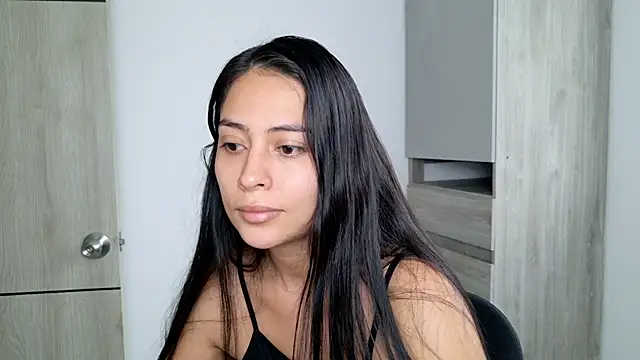 Snapshot of Sophie__Foxxx chatting on February 2025 12:00:02 PM Sophie Foxxx online show from February 2025 12:00:02 PM