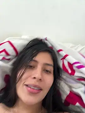 Snapshot of Sophie__Foxxx chatting on March 2025 06:01:01 PM Sophie Foxxx online show from March 2025 06:01:01 PM