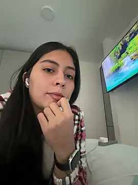 Snapshot of Sophie__Foxxx chatting on March 2026 01:06:02 PM Sophie Foxxx online show from March 2026 01:06:02 PM