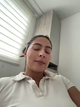 Sophie  Foxxx online show from June 2026 10:04:01 PM