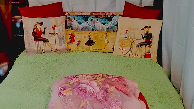 Snapshot of stiphlermom chatting on September 2025 03:26:01 PM stiphlermom online show from September 2025 03:26:01 PM