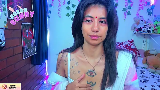 Roxanbunny1 online show from June 2026 04:15:01 PM
