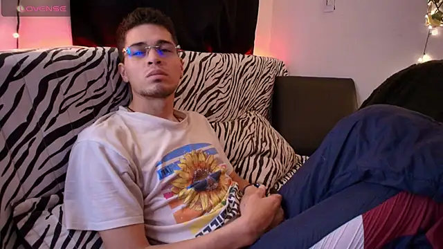 Snapshot of kisstarxxx chatting on February 2026 07:38:02 AM kisstarxxx online show from February 2026 07:38:02 AM