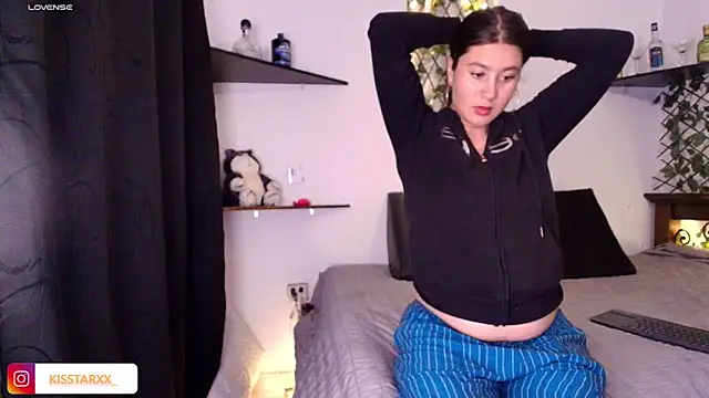 Snapshot of kisstarxxx chatting on May 2026 05:13:01 AM kisstarxxx online show from May 2026 05:13:01 AM