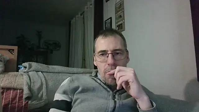 Snapshot of ptitcanard60600 chatting on March 2026 12:28:01 AM ptitcanard60600 online show from March 2026 12:28:01 AM