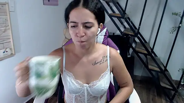 samantha baby  online show from October 2025 07:14:01 PM