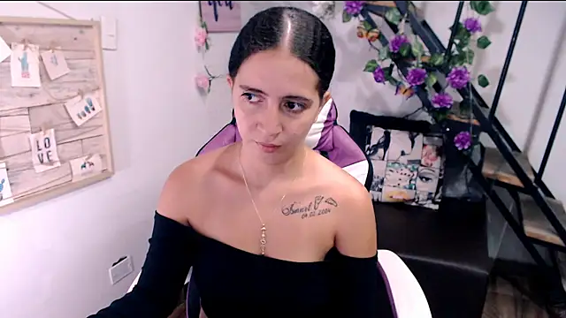 samantha baby  online show from June 2026 06:45:01 PM
