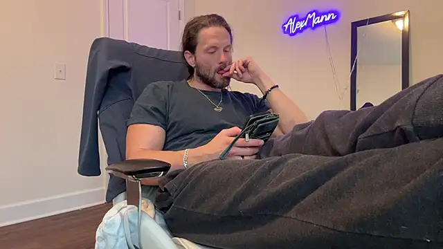 Snapshot of alexmannd chatting on January 2025 01:36:02 PM alexmannd online show from January 2025 01:36:02 PM