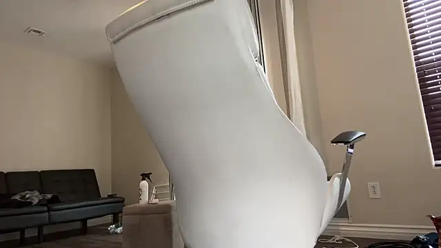 Snapshot of alexmannd chatting on March 2025 04:54:02 PM alexmannd online show from March 2025 04:54:02 PM