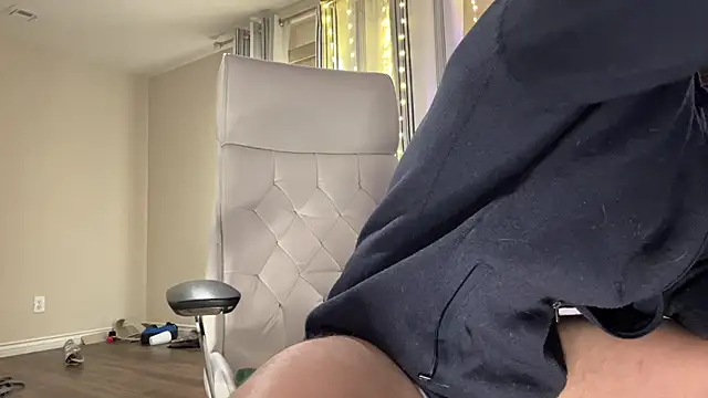 Snapshot of alexmannd chatting on October 2025 04:52:01 PM alexmannd online show from October 2025 04:52:01 PM