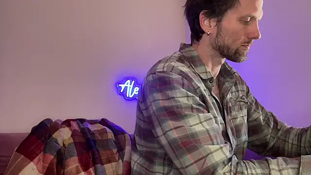 Snapshot of alexmannd chatting on November 2025 05:57:02 PM alexmannd online show from November 2025 05:57:02 PM