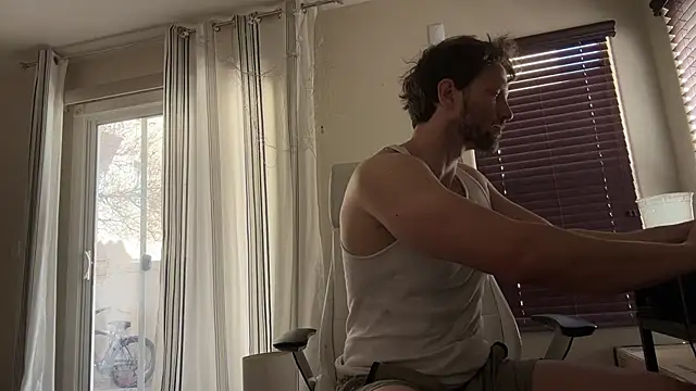 Snapshot of alexmannd chatting on March 2026 06:14:02 PM alexmannd online show from March 2026 06:14:02 PM