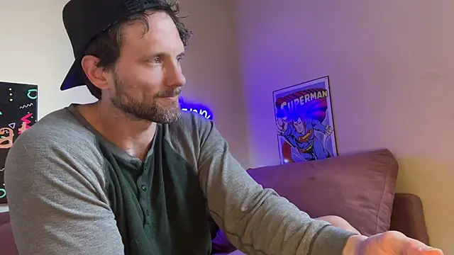 Snapshot of alexmannd chatting on April 2026 10:18:01 PM alexmannd online show from April 2026 10:18:01 PM