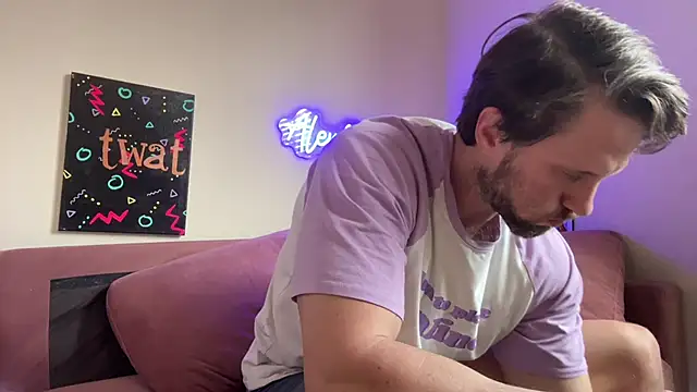 Snapshot of alexmannd chatting on April 2026 04:23:01 PM alexmannd online show from April 2026 04:23:01 PM