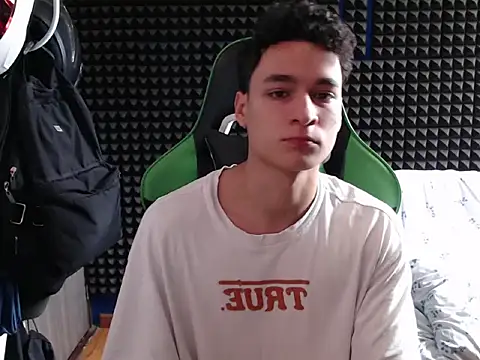 Snapshot of Curly_Angel24 chatting on November 2025 03:01:02 PM Curly Angel24 online show from November 2025 03:01:02 PM