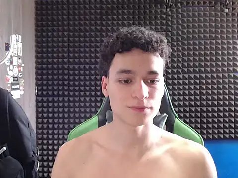 Curly Angel24 online show from February 2026 07:02:02 PM