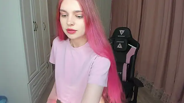 Snapshot of lil_cassie chatting on April 2026 09:39:33 PM lil cassie online show from April 2026 09:39:33 PM