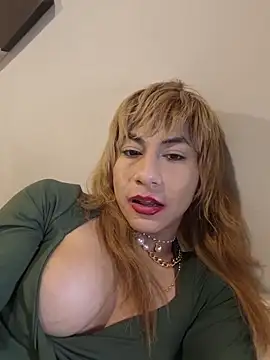 Snapshot of Evehampy chatting on October 2025 12:21:02 AM Evehampy online show from October 2025 12:21:02 AM