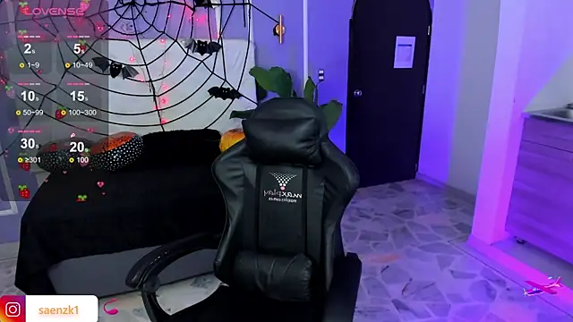 martinasaez online show from October 2025 08:22:02 PM