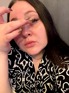 ihaveasecret  online show from October 2025 03:21:02 PM