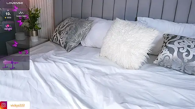 Victoriaxx  online show from October 2025 11:17:02 PM